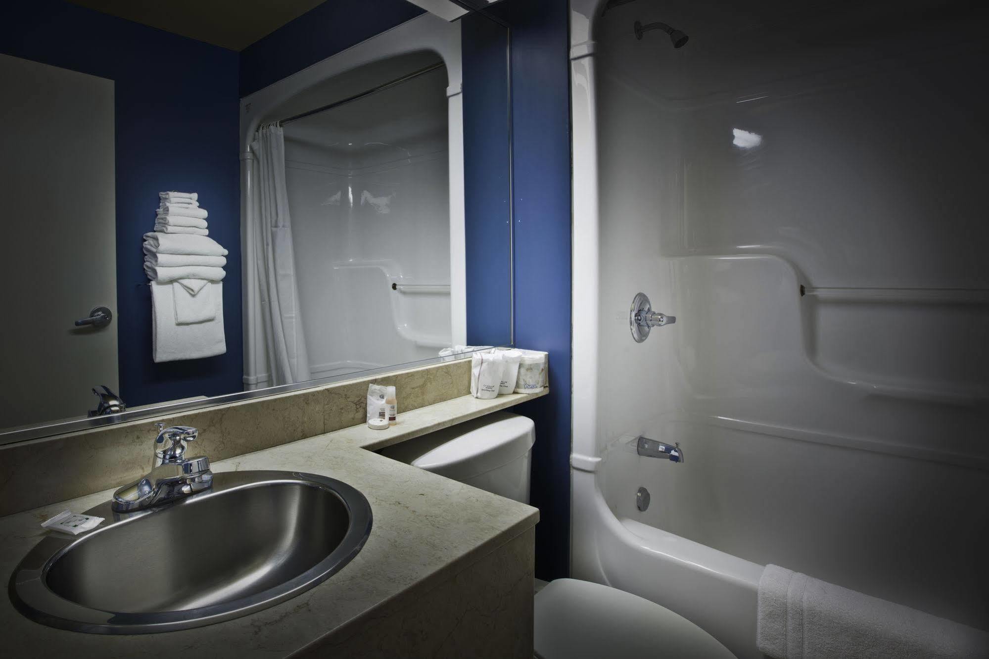 Repotel Aeroport Quebec 外观 照片